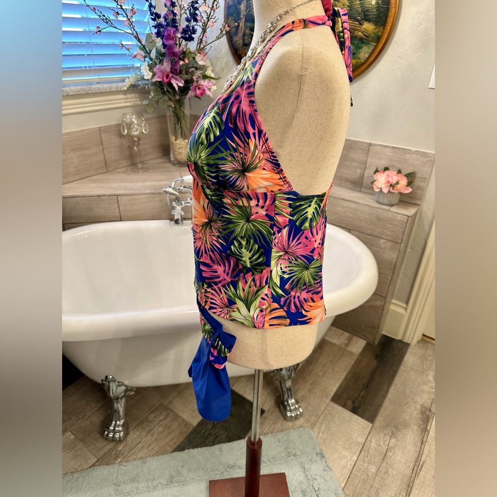 Marina West Halter Tankini Style Suit with Shorts and belt floral - Picture 4 of 12